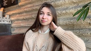 MickLiter – Super cute amateur babe gets fucked by a Tinder date